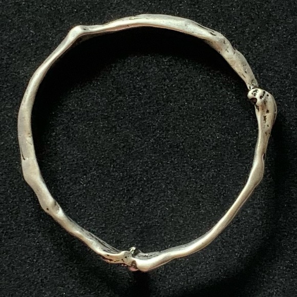 NEW LOW LUV x Erin Wasson Silver Bone Stack Bracelet - Picture 14 of 16